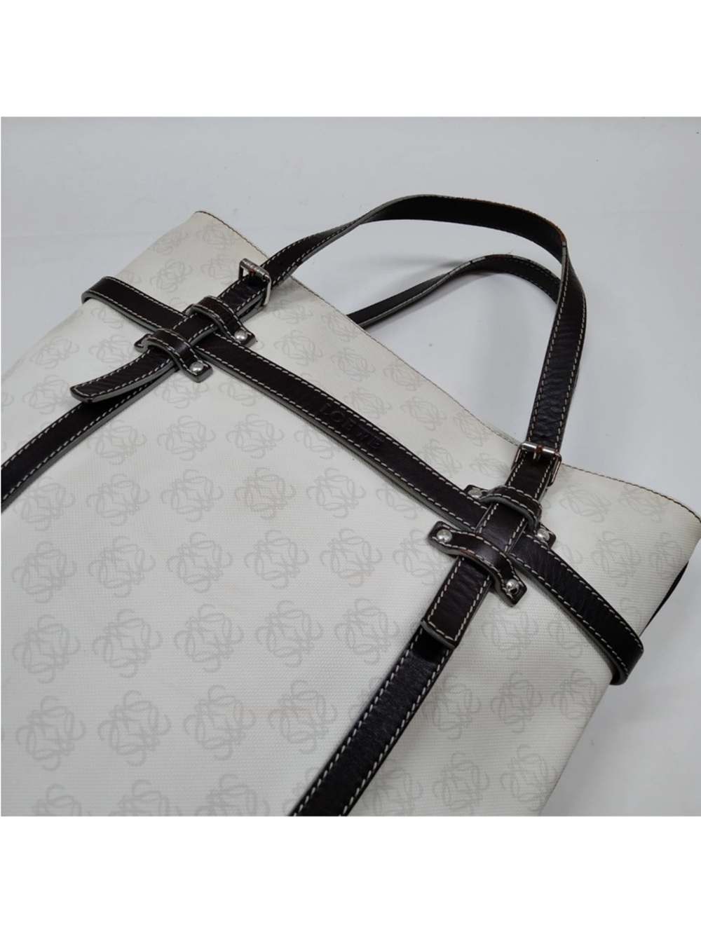 Loewe Anagram Logo White Tote - Picture 4 of 9